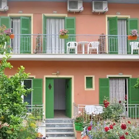 Barbayiannis Apartment *