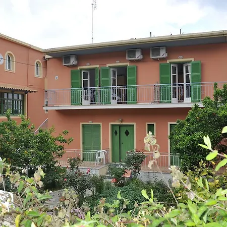 Barbayiannis Apartment *